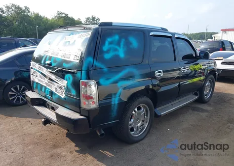 2005 Cadillac Escalade Standard z USA, uszkodzony, nr VIN 1GYEK63N95R112044